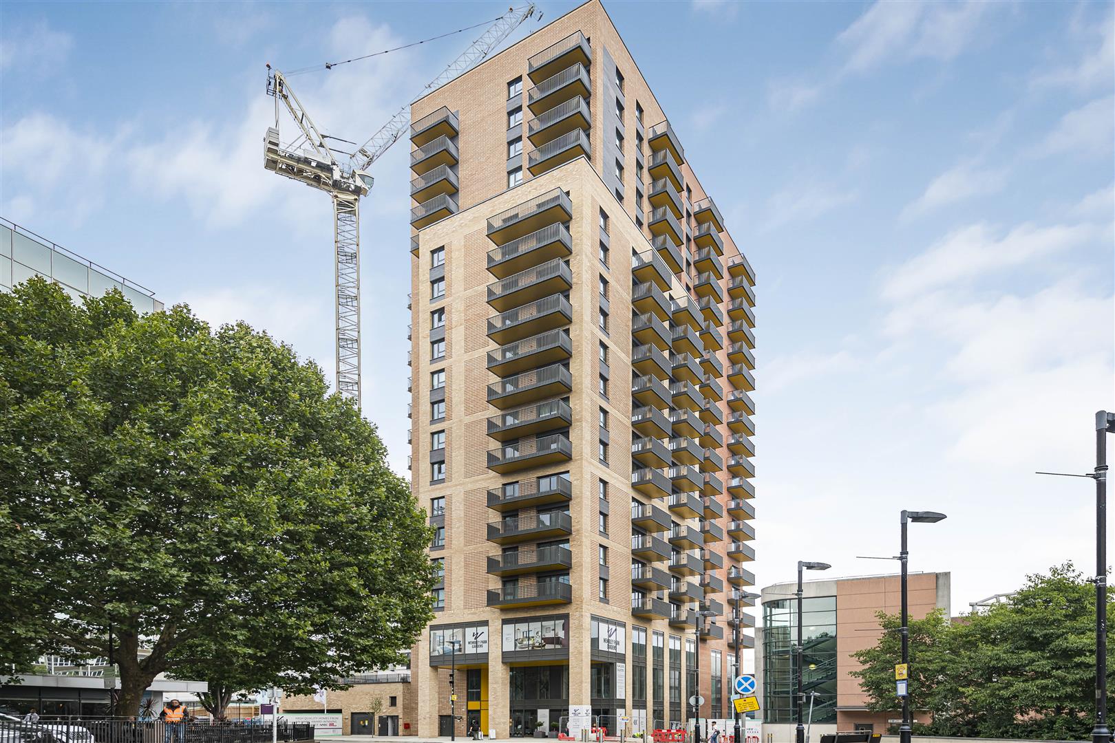 2 bed flat to rent in Pullman House, London 19