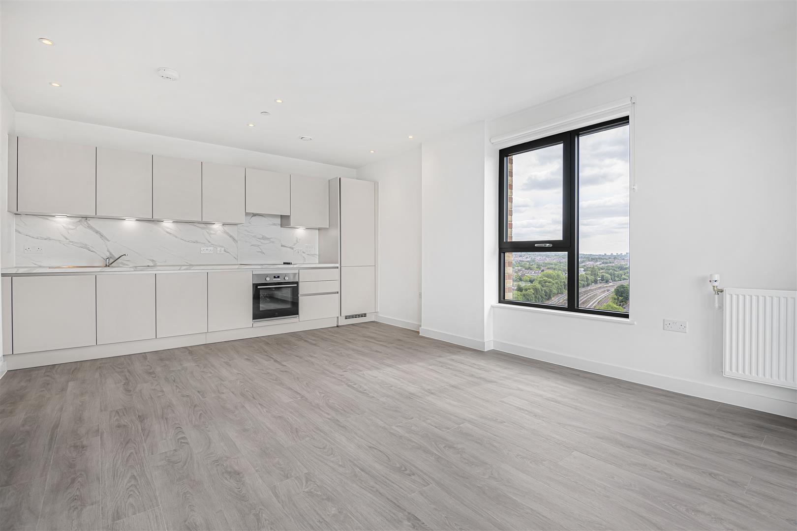 2 bed flat to rent in Pullman House, London 2