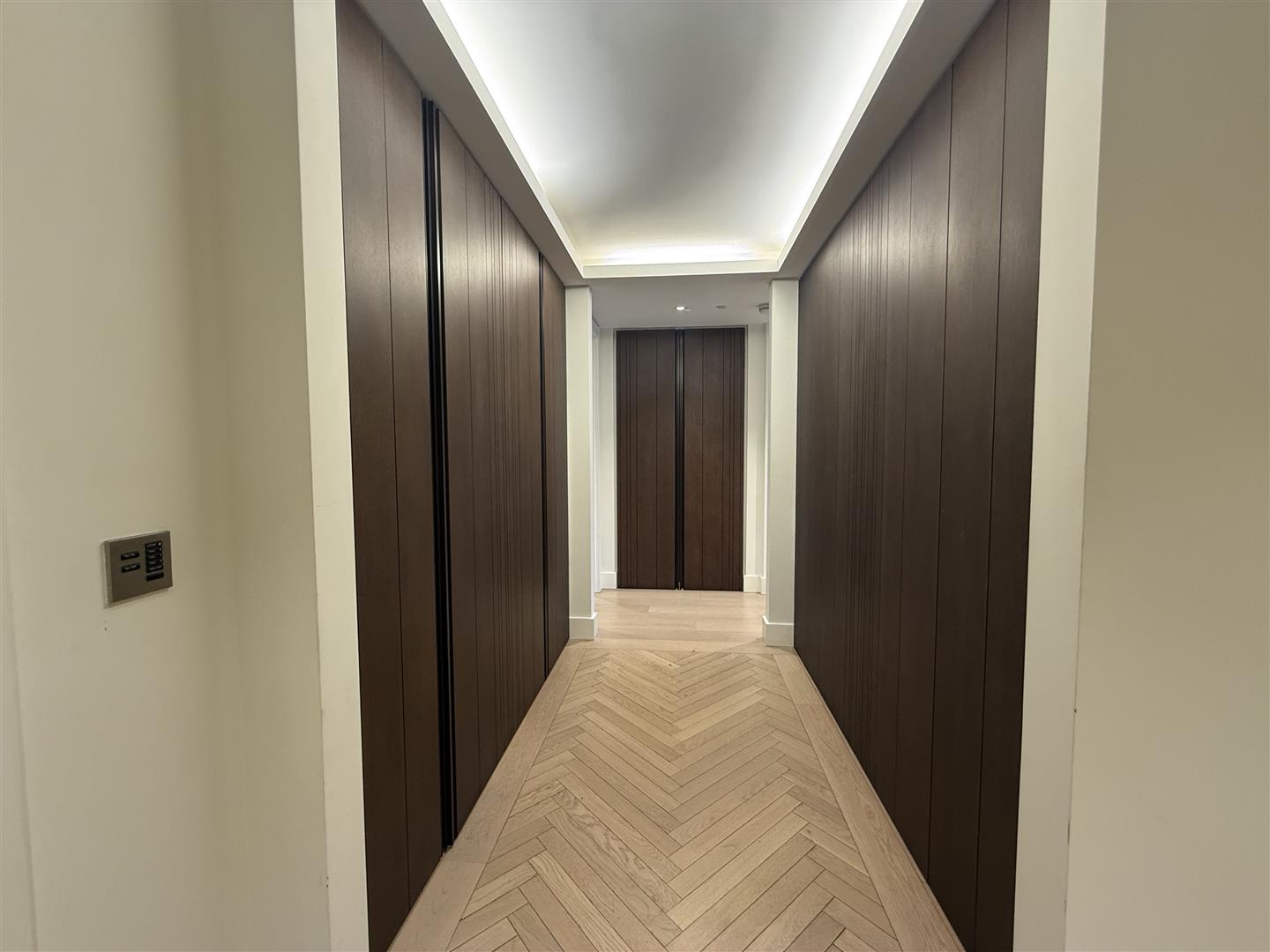 3 bed apartment to rent in Merchant Square, London 10