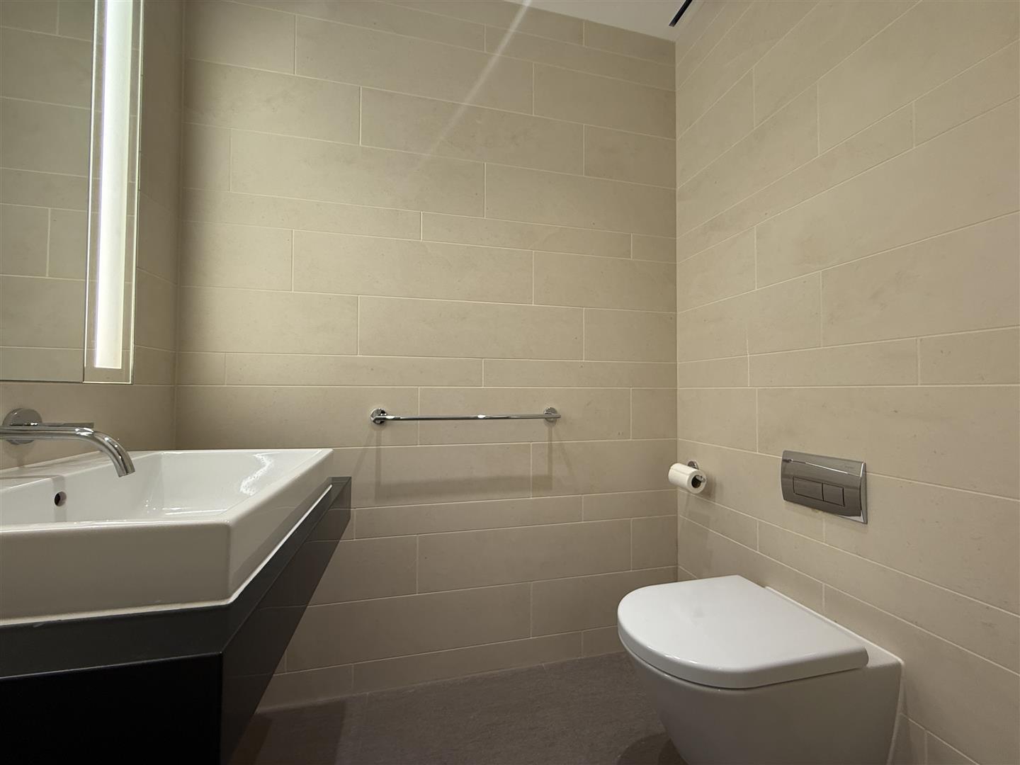 3 bed apartment to rent in Merchant Square, London 9