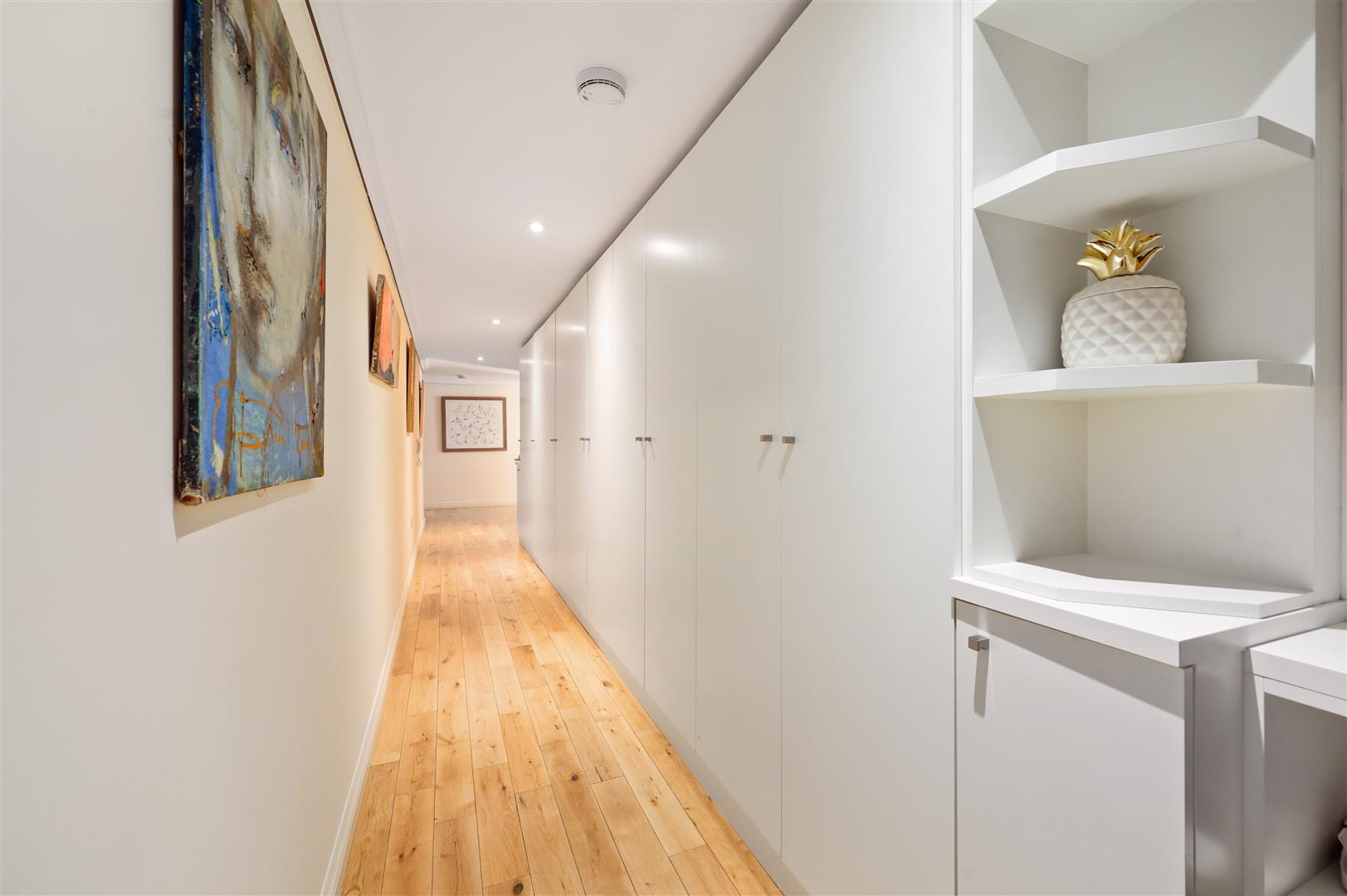 3 bed flat for sale in Vincent Square, London 11