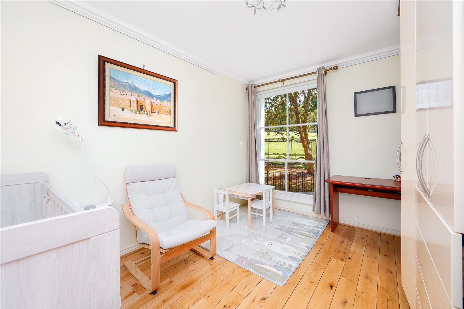 3 bed flat for sale in Vincent Square, London 7