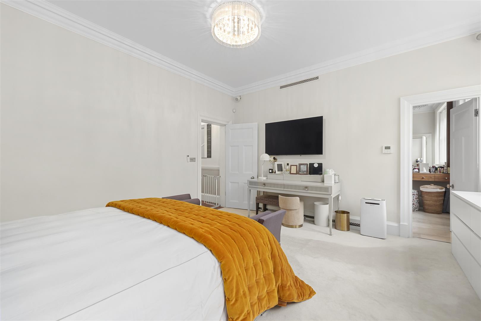 4 bed apartment to rent in Mount Street, London  - Property Image 40