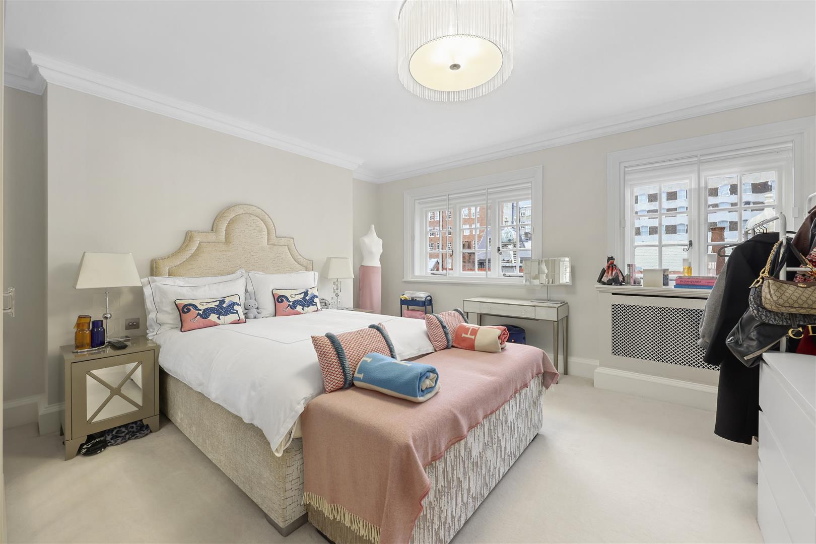 4 bed apartment to rent in Mount Street, London  - Property Image 35