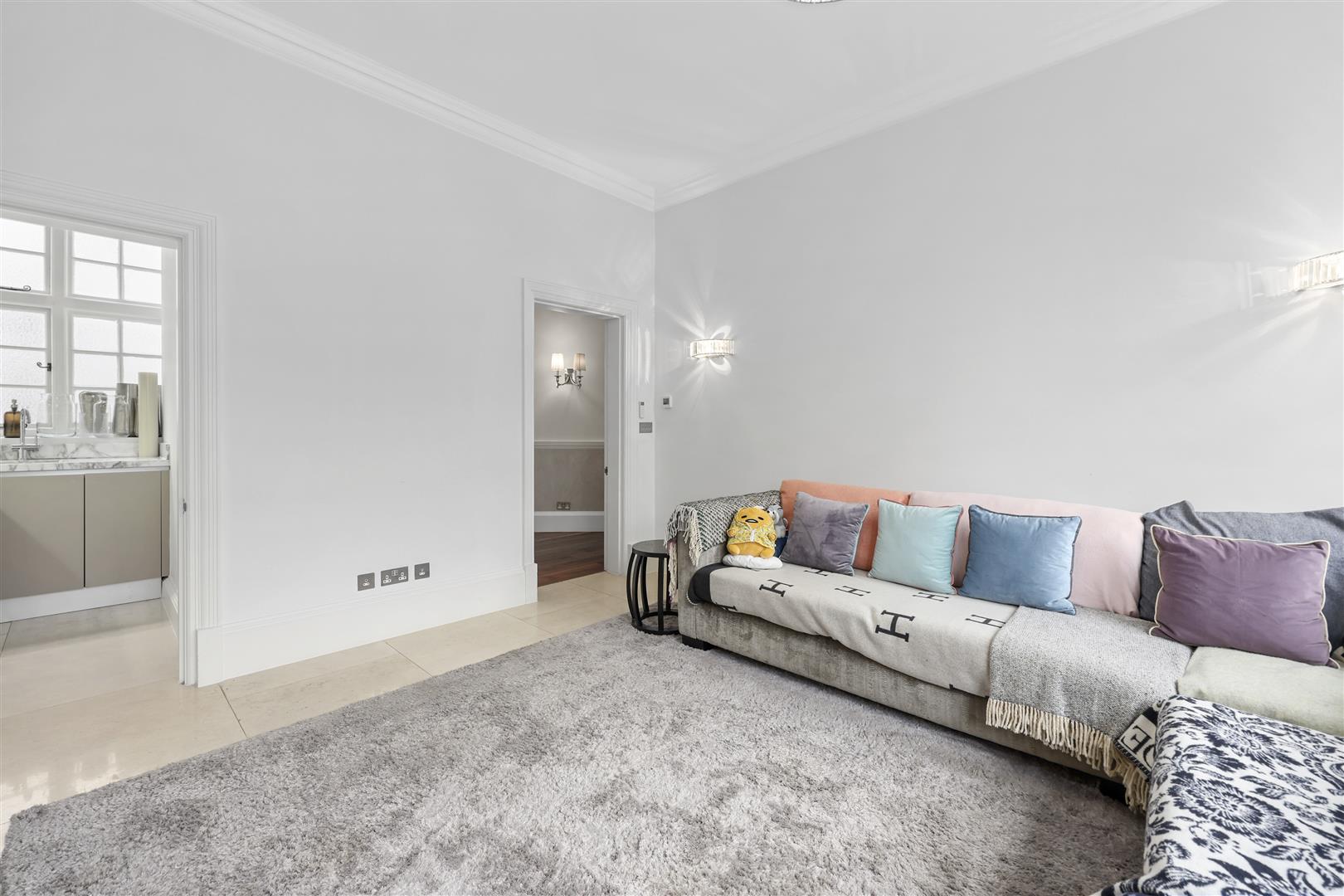 4 bed apartment to rent in Mount Street, London  - Property Image 9