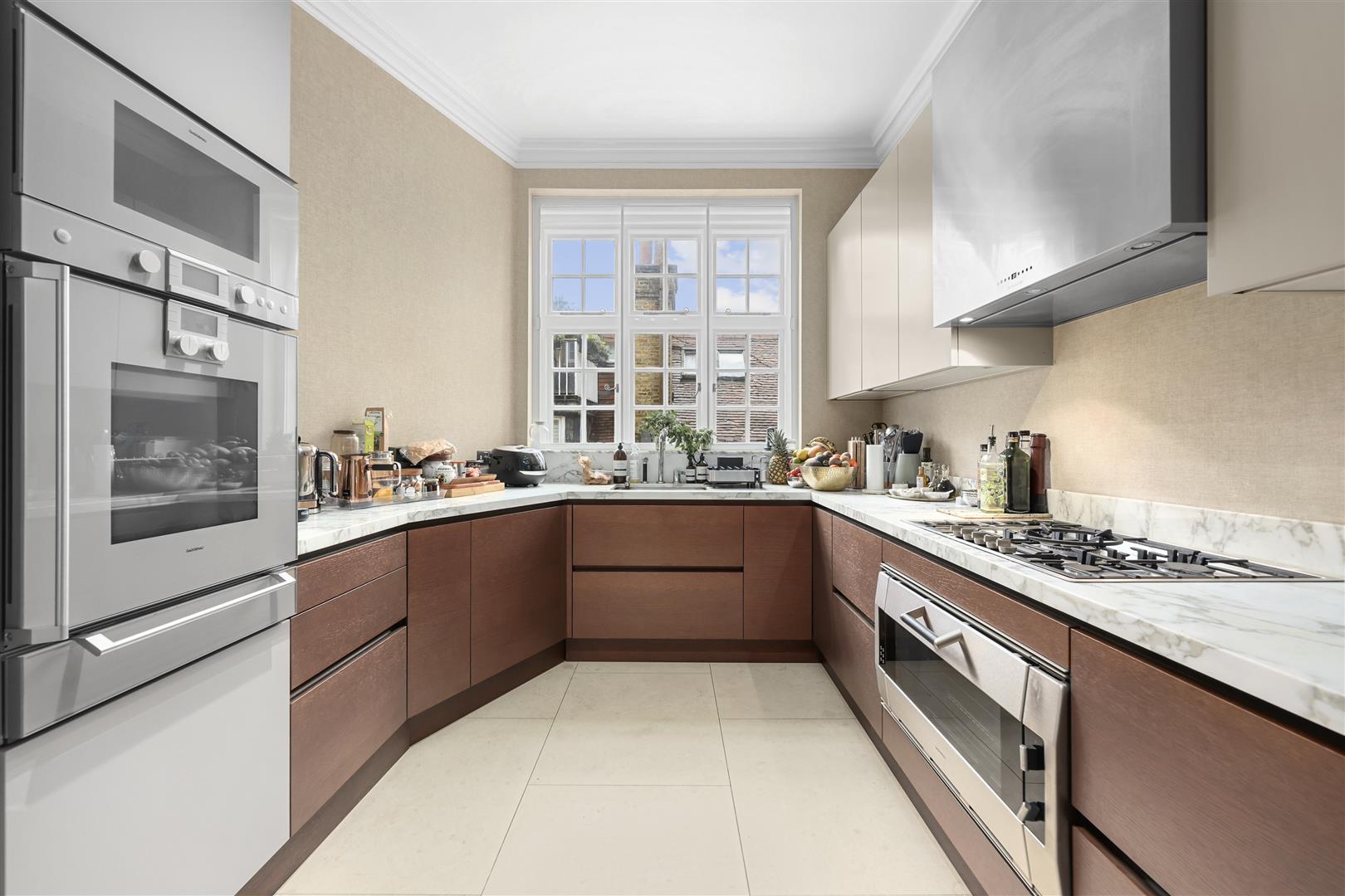 4 bed apartment to rent in Mount Street, London 15