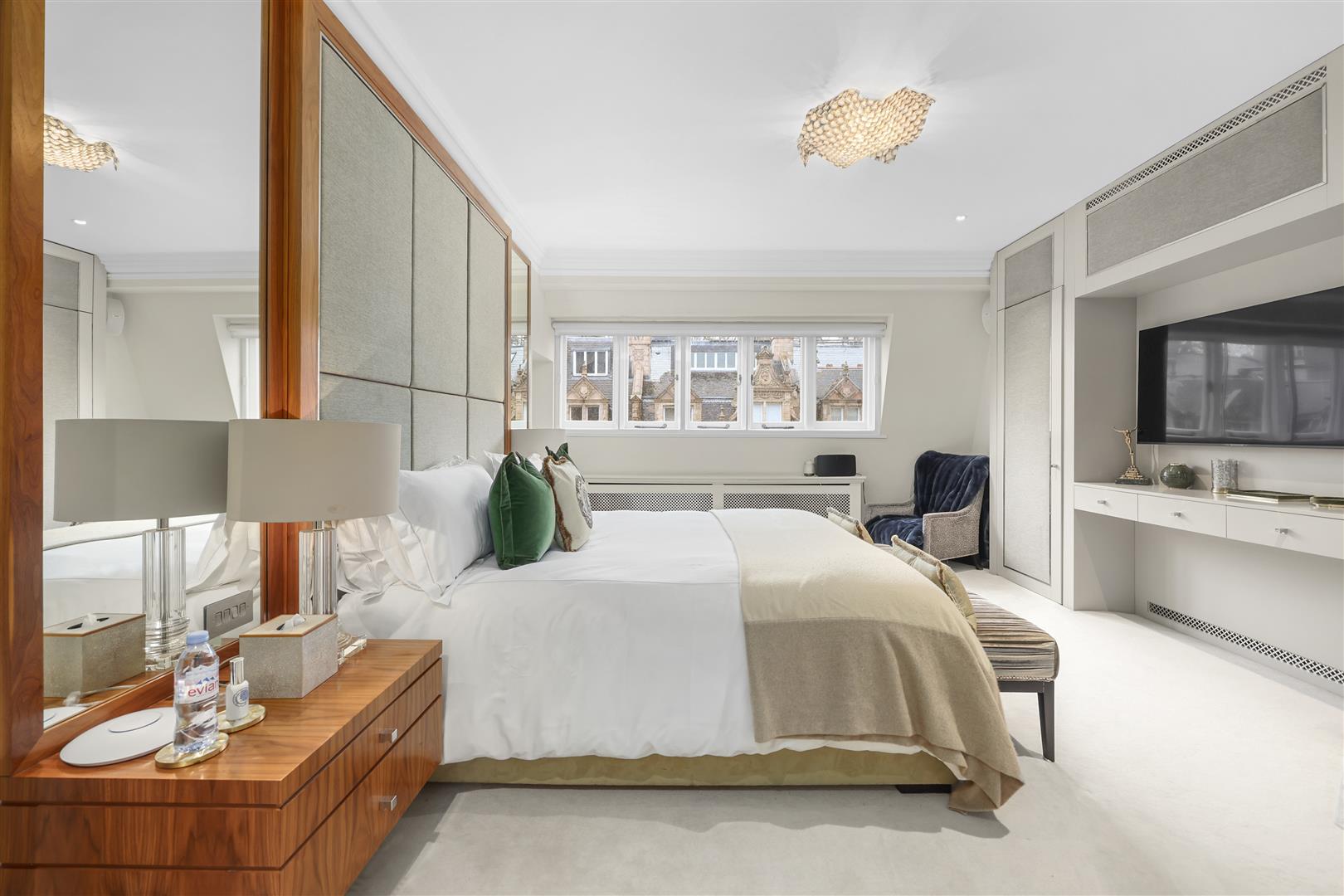 4 bed apartment to rent in Mount Street, London  - Property Image 22