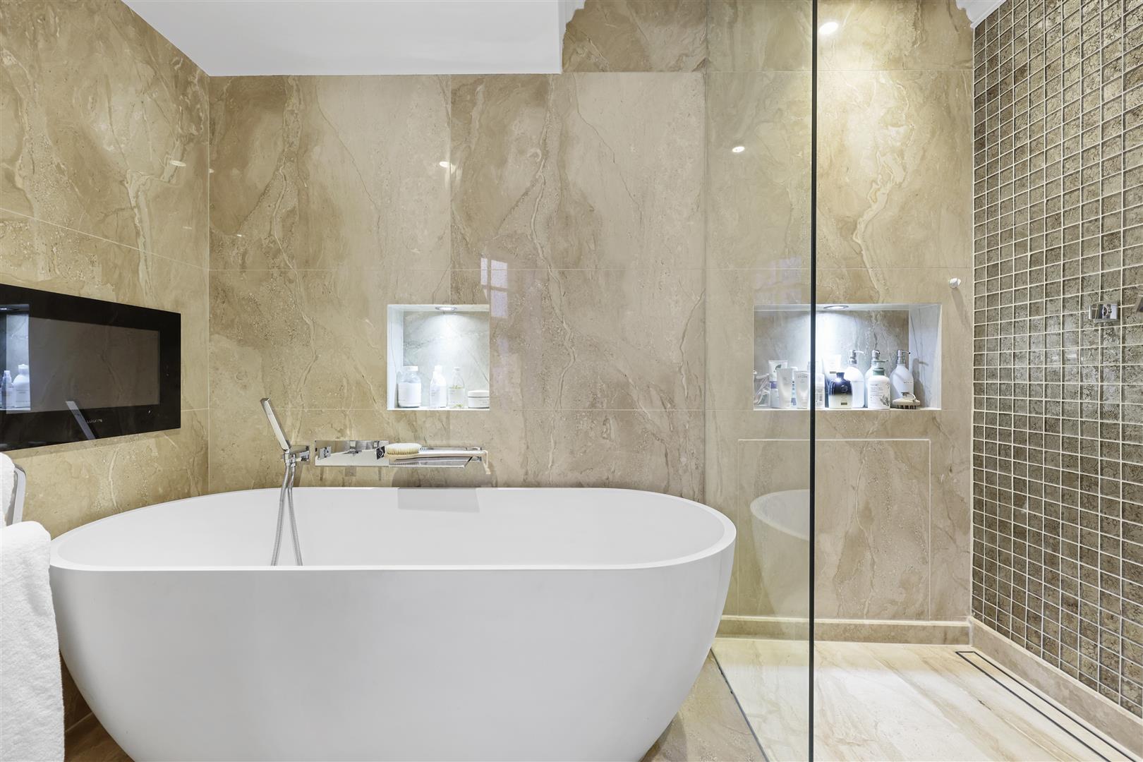 4 bed apartment to rent in Mount Street, London 26