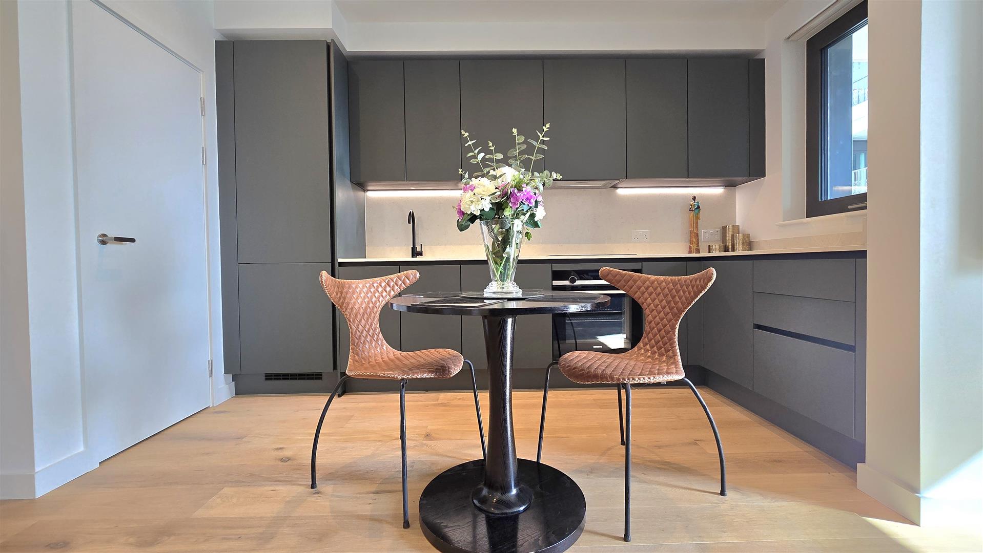 2 bed flat to rent in Alba Square, London  - Property Image 6