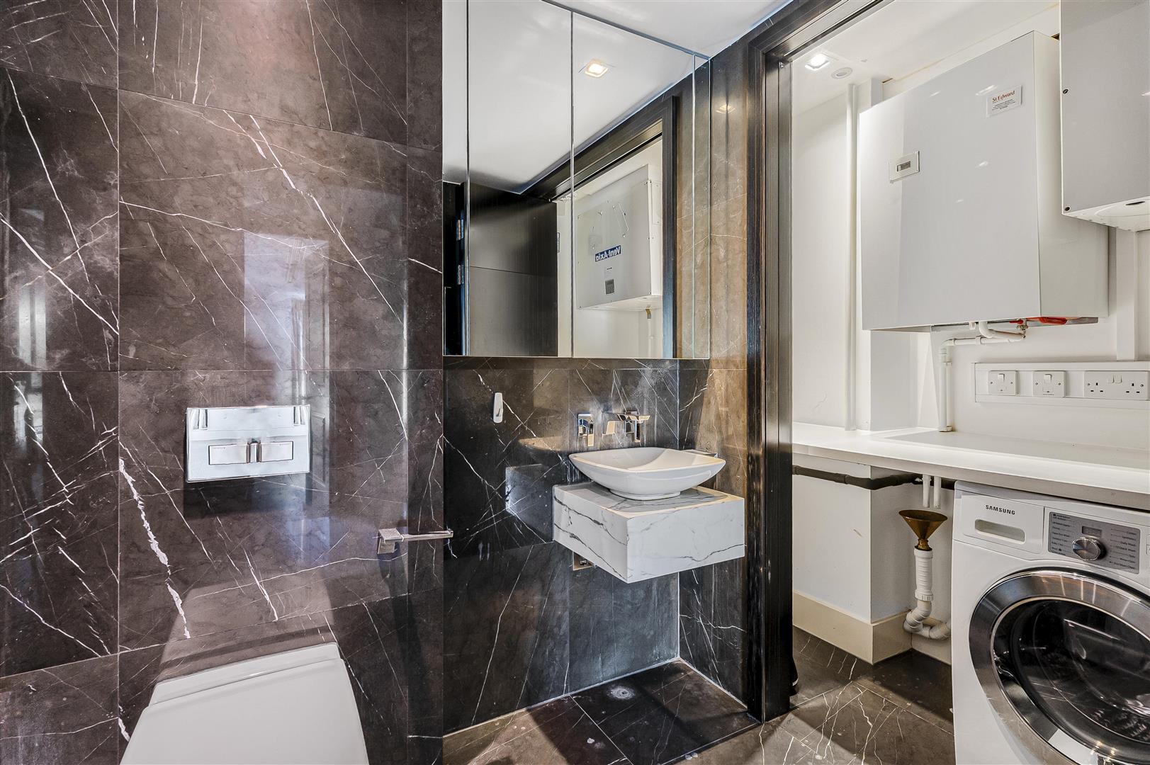 2 bed house to rent in Kensington High Street, London 18