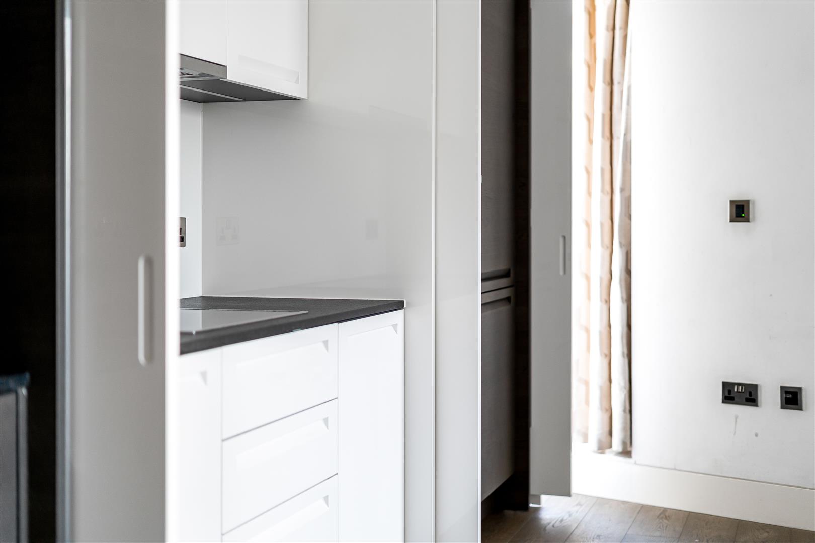 2 bed house to rent in Kensington High Street, London  - Property Image 11