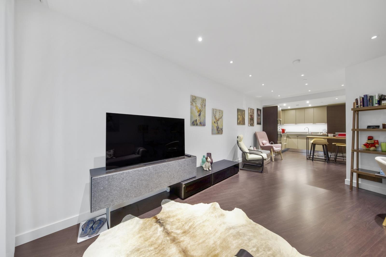 1 bed apartment for sale in Chaucer Gardens, London  - Property Image 4