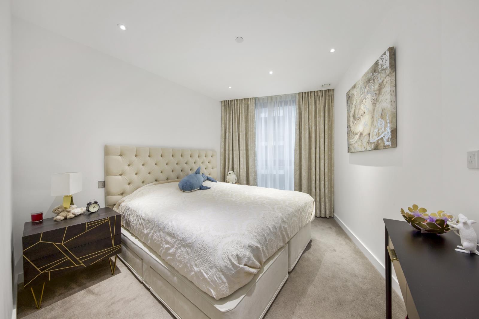 1 bed apartment for sale in Chaucer Gardens, London  - Property Image 9
