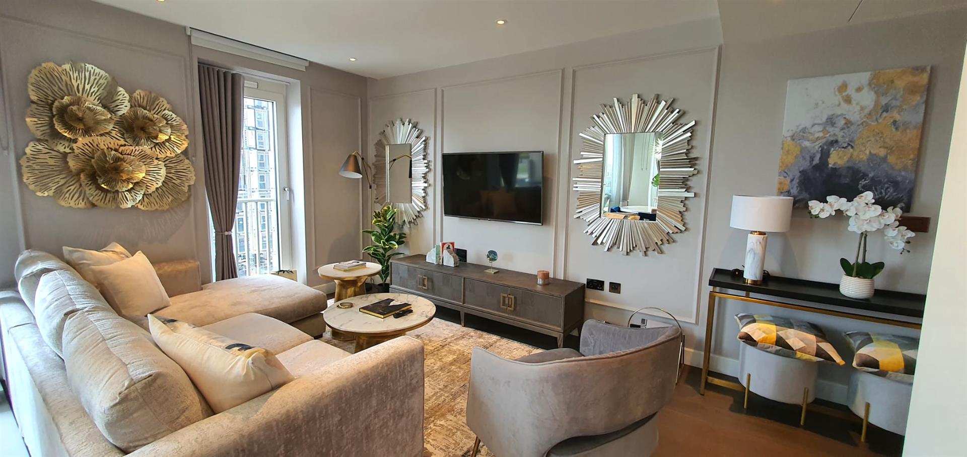 2 bed apartment for sale in Fountain Park Way, London  - Property Image 3