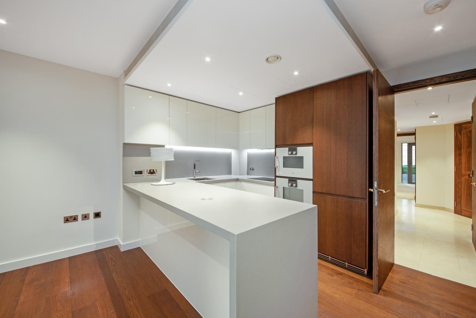 2 bed apartment for sale in Waterfront Drive, London 2