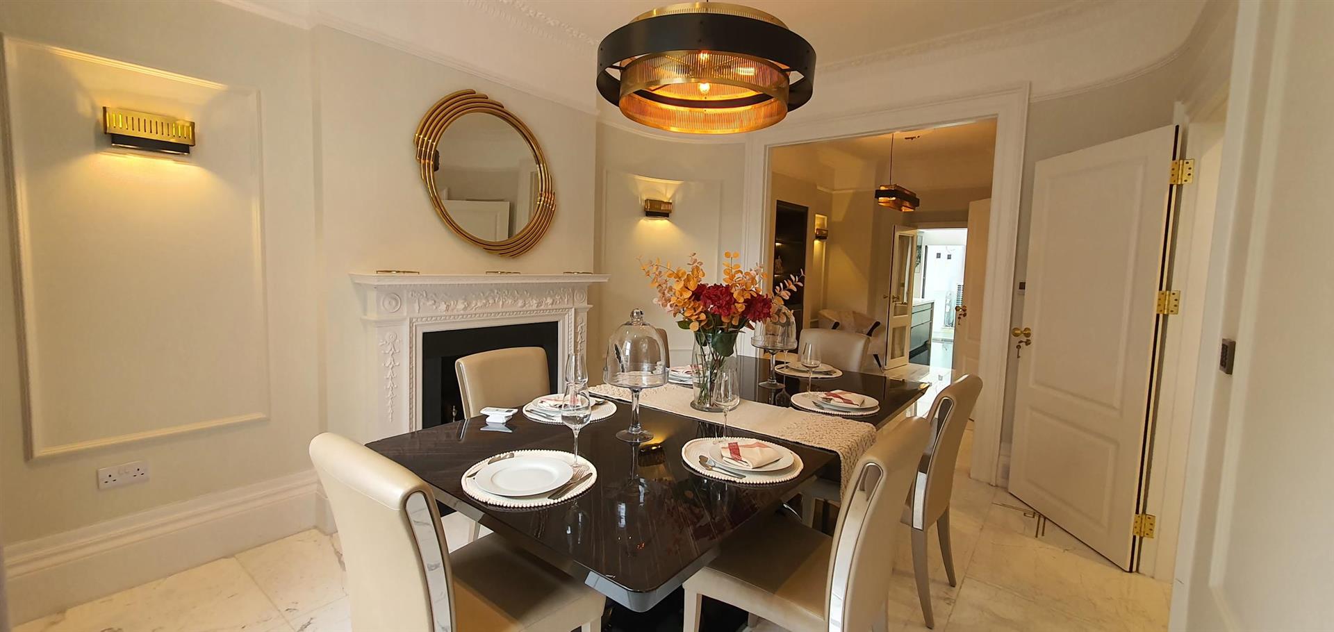 3 bed terraced house to rent in Albion Street, London 3