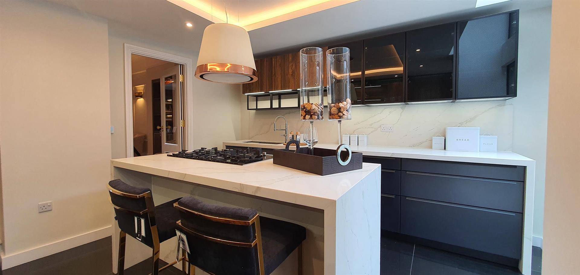 3 bed terraced house to rent in Albion Street, London 4