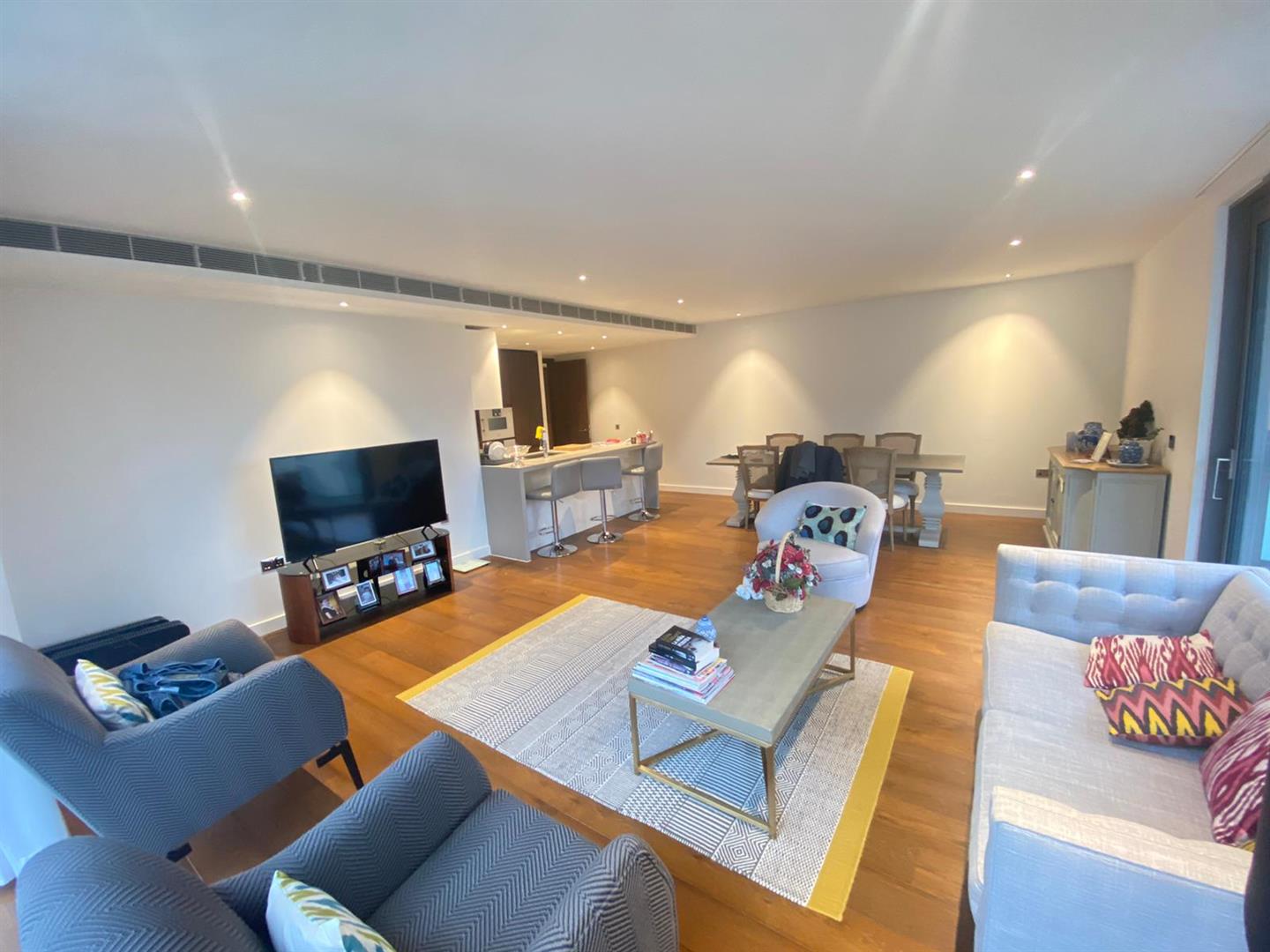 3 bed apartment to rent, London  - Property Image 1