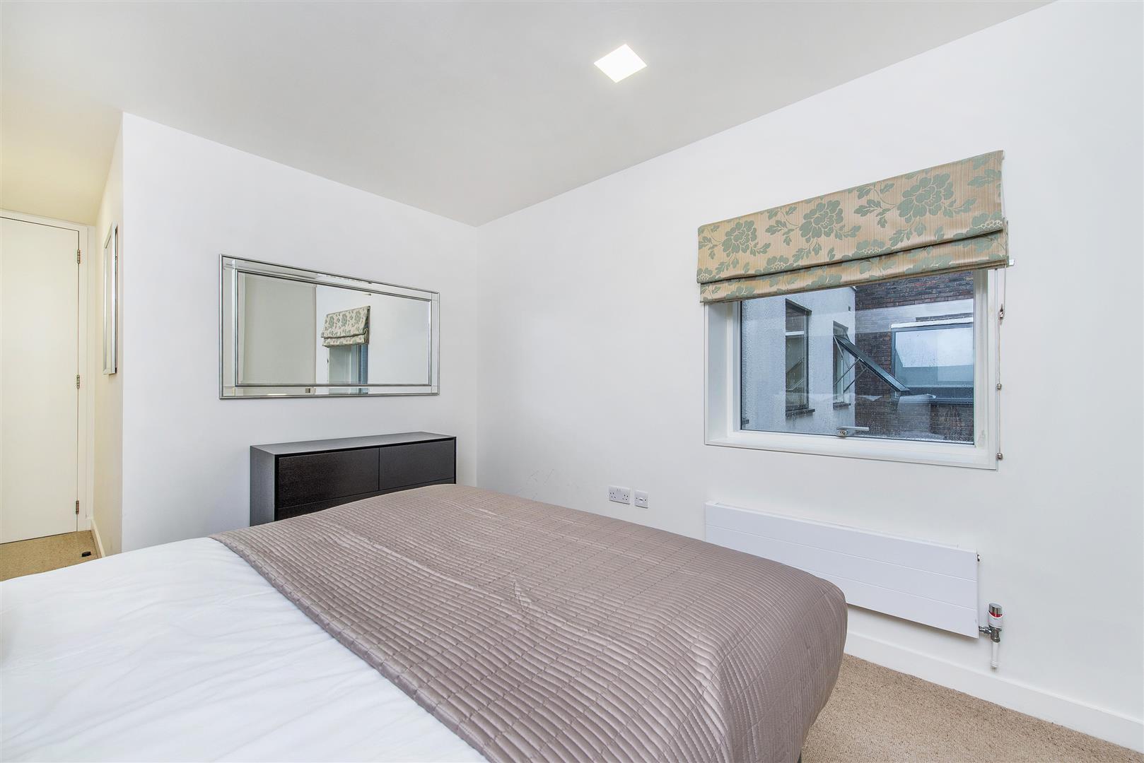 2 bed apartment to rent in FULHAM ROAD, London  - Property Image 5