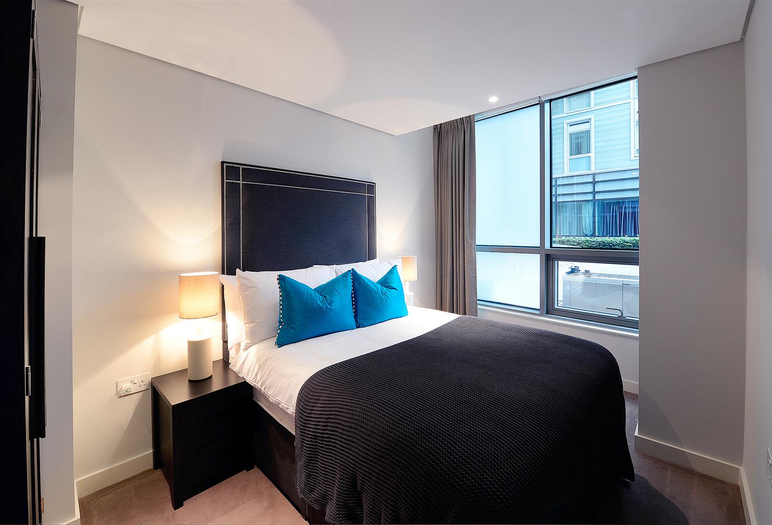 3 bed apartment to rent in Merchant Square East, London 5