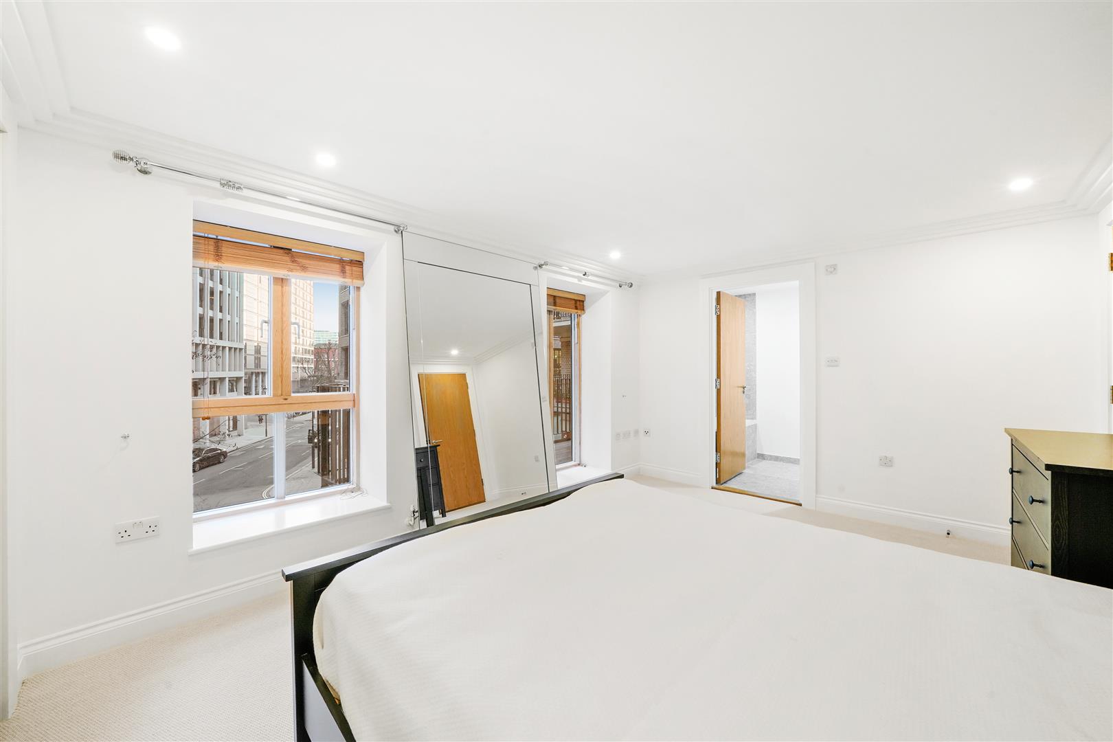 3 bed apartment for sale in Dean Ryle Street, London  - Property Image 13