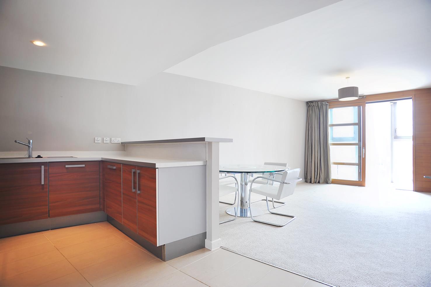 1 bed apartment for sale in Lombard Road, London  - Property Image 2