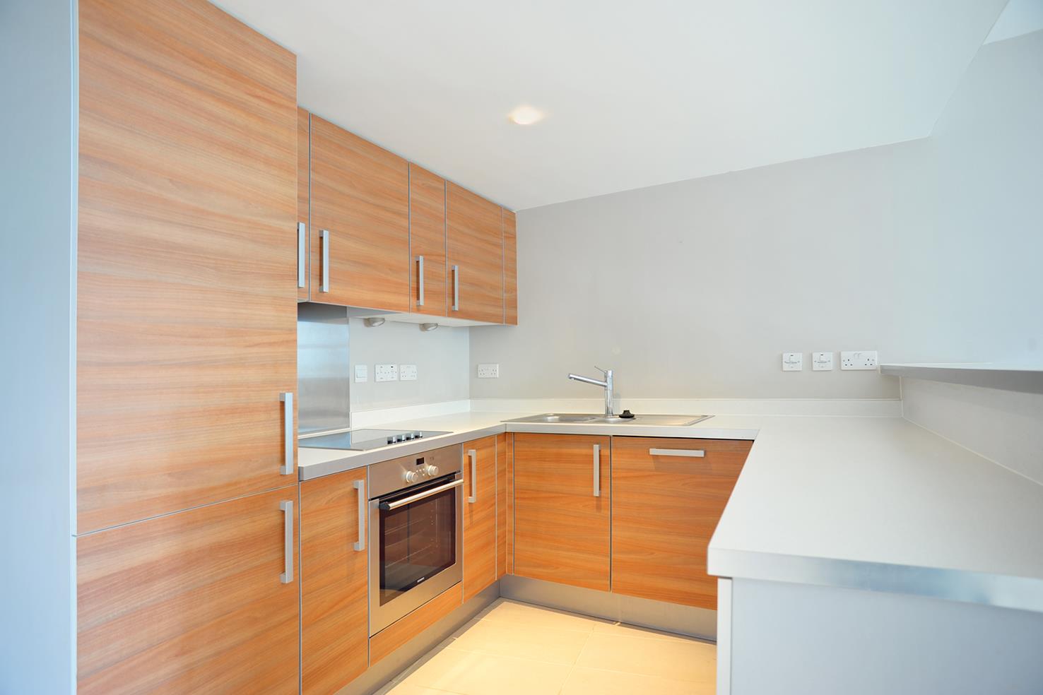 1 bed apartment for sale in Lombard Road, London - Property Image 1