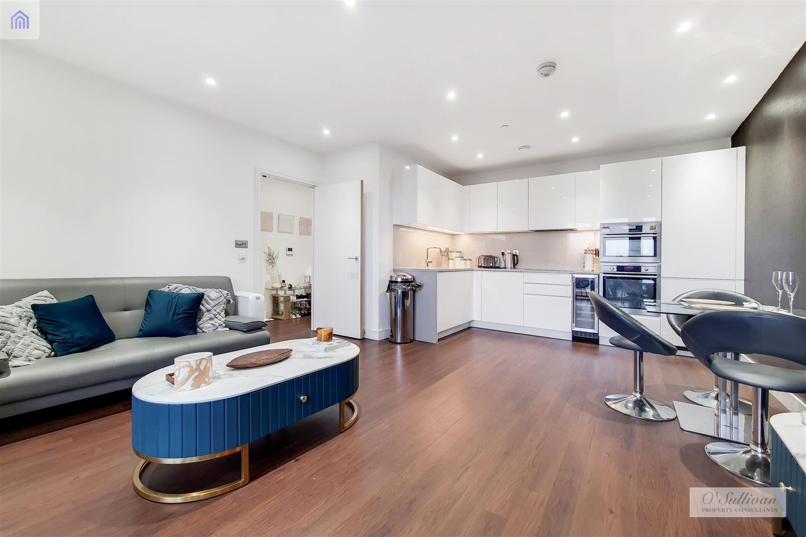 1 bed apartment for sale in Wandsworth Road, London  - Property Image 3