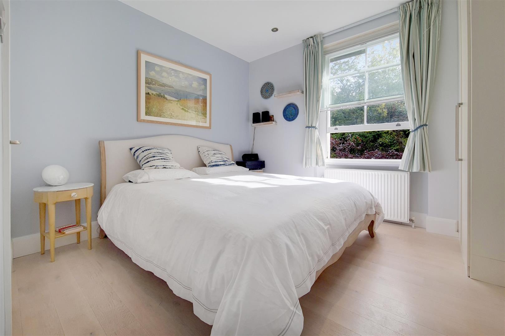 2 bed apartment for sale in Elgin Avenue, London  - Property Image 4