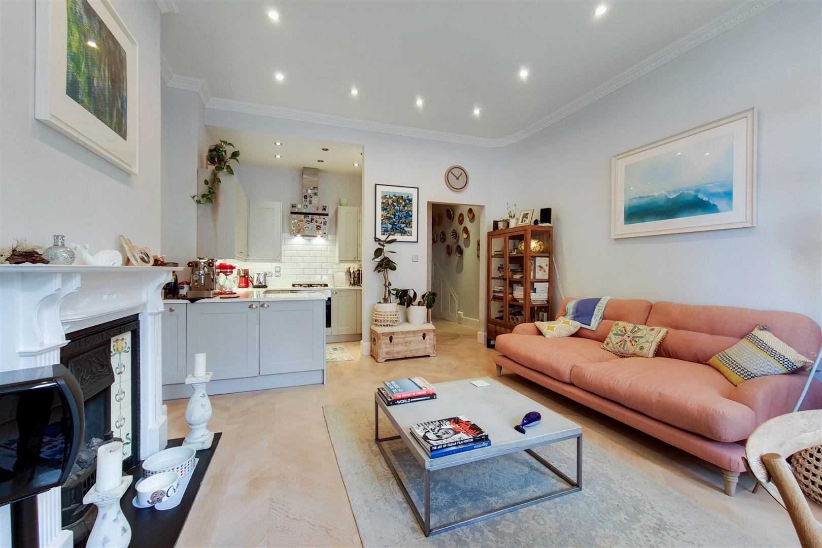 2 bed apartment for sale in Elgin Avenue, London  - Property Image 2