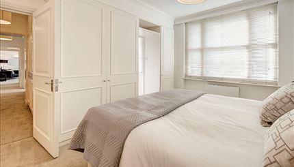 2 bed apartment to rent in Hill Street, London  - Property Image 5