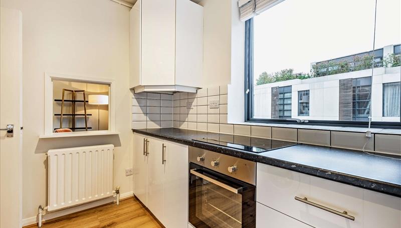 2 bed apartment to rent in Fulham Road, London 5