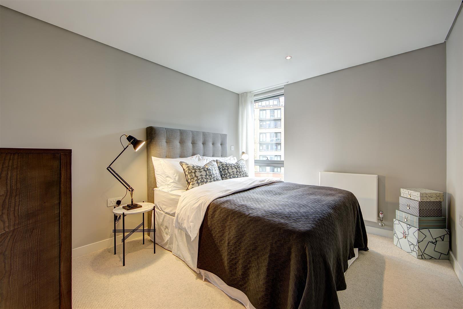 3 bed apartment to rent in Merchant Square East, London 6