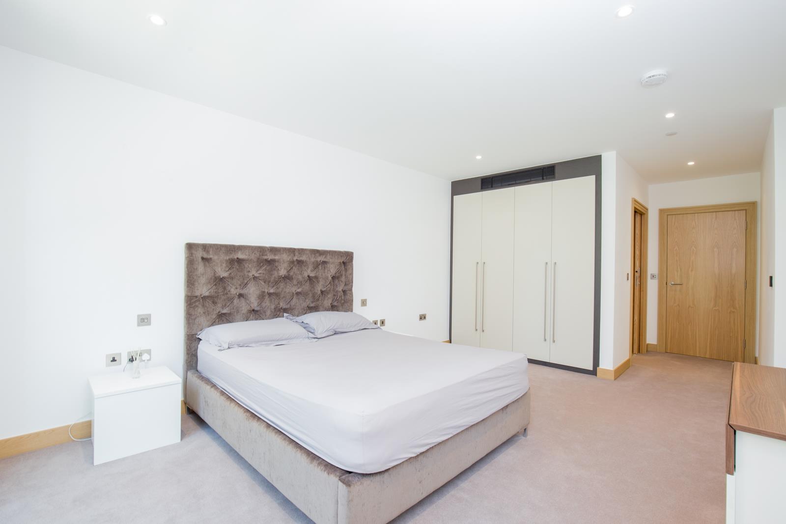 3 bed apartment to rent in Hermitage Street, London  - Property Image 6