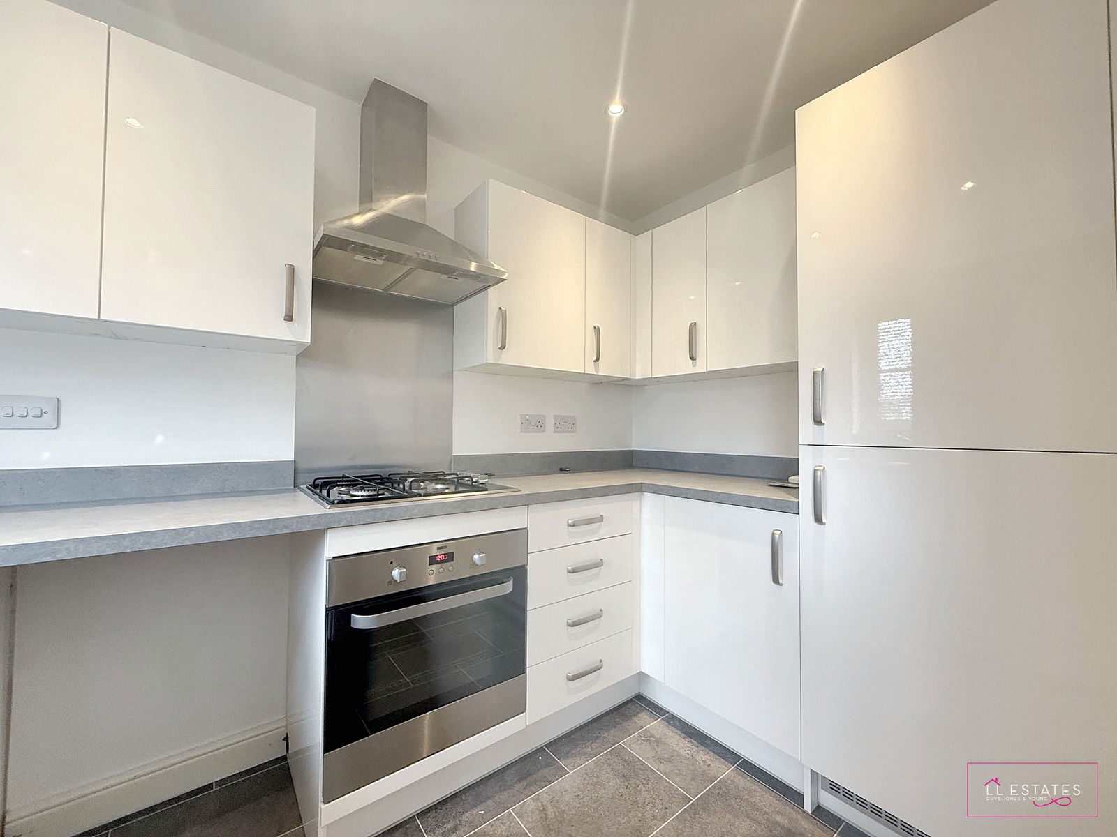 2 bed semi-detached house to rent in Hendre Wen, Abergele  - Property Image 2