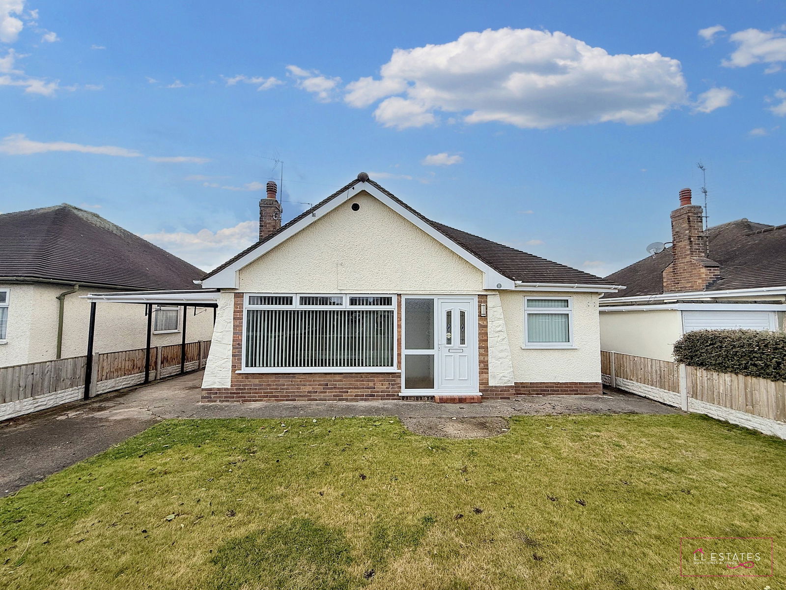 2 bed bungalow to rent in Howell Avenue, Rhyl, LL18