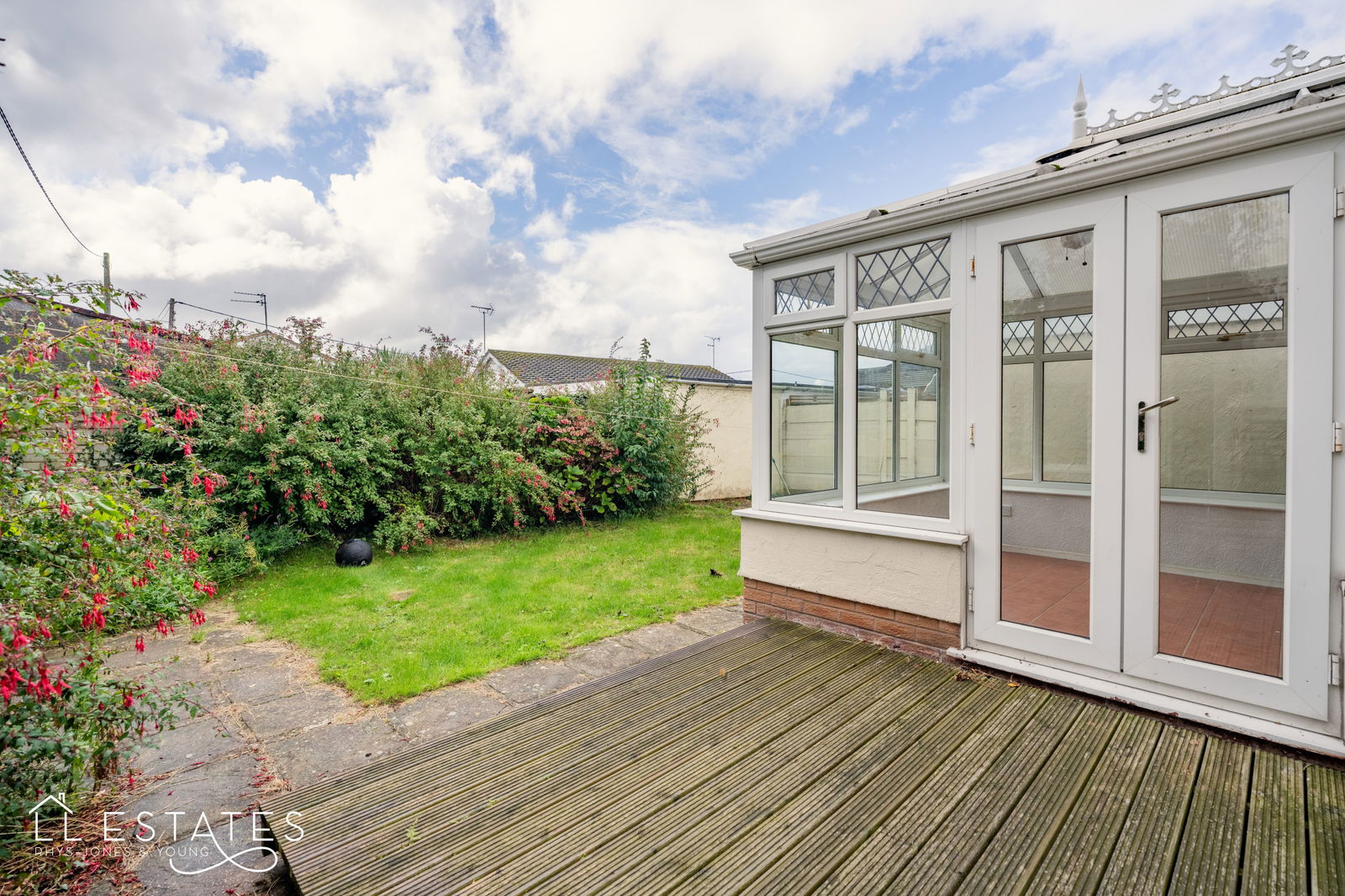 2 bed bungalow for sale in Cedar Avenue, Rhyl  - Property Image 10