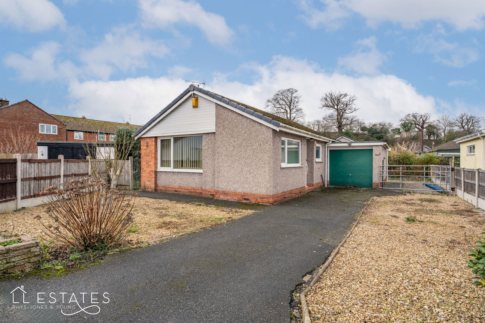 2 bed bungalow for sale in Ashly Court, St. Asaph  - Property Image 11