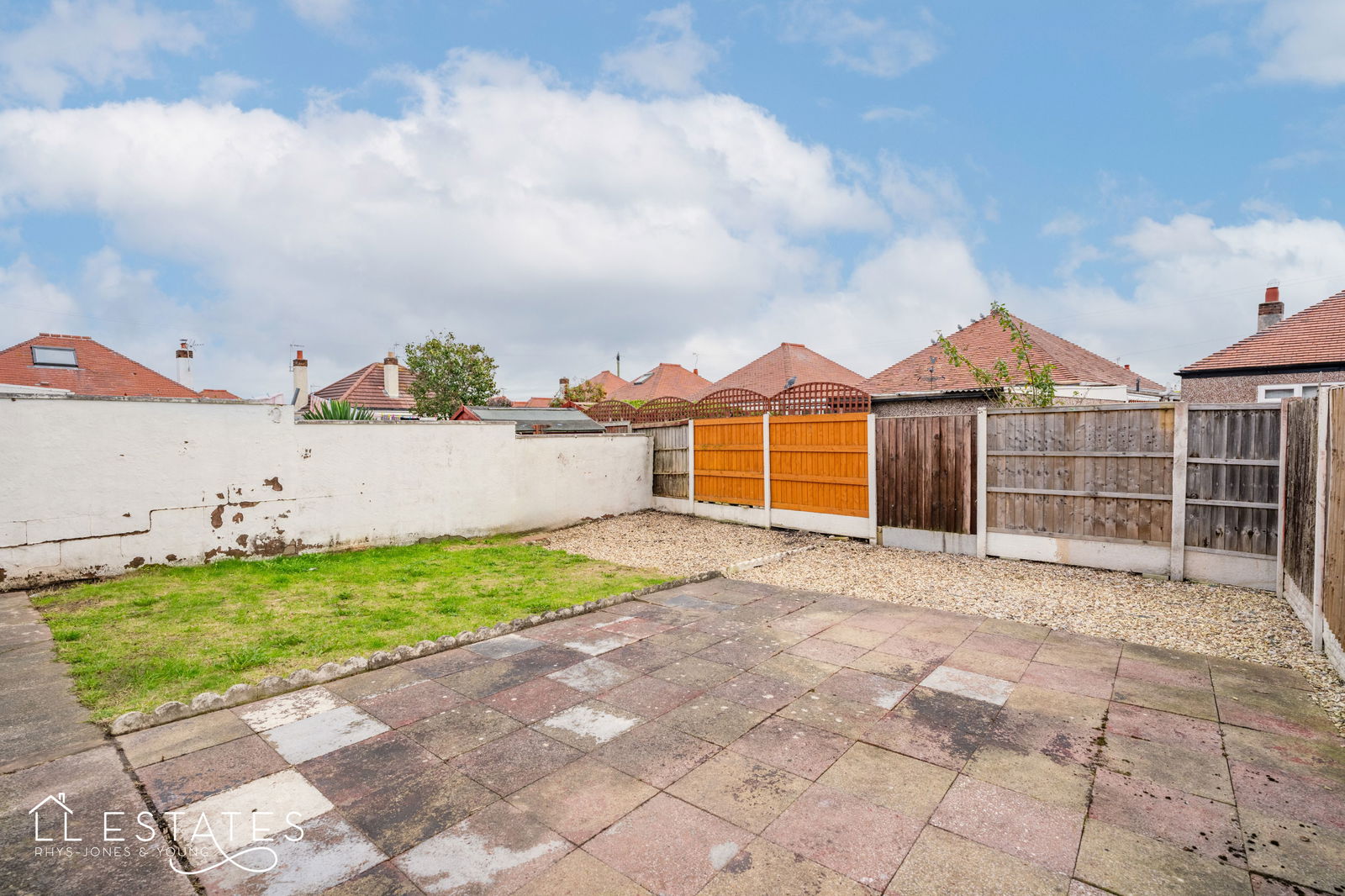 2 bed bungalow for sale in Bryncoed Park, Rhyl  - Property Image 2