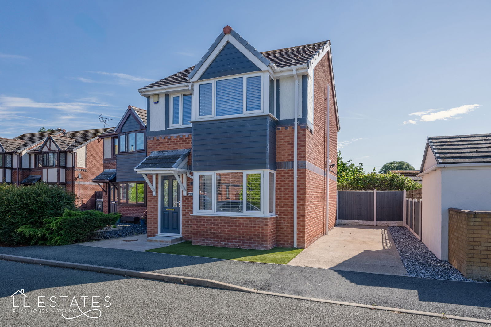 3 bed detached house for sale in Hyde Park, Rhyl  - Property Image 1