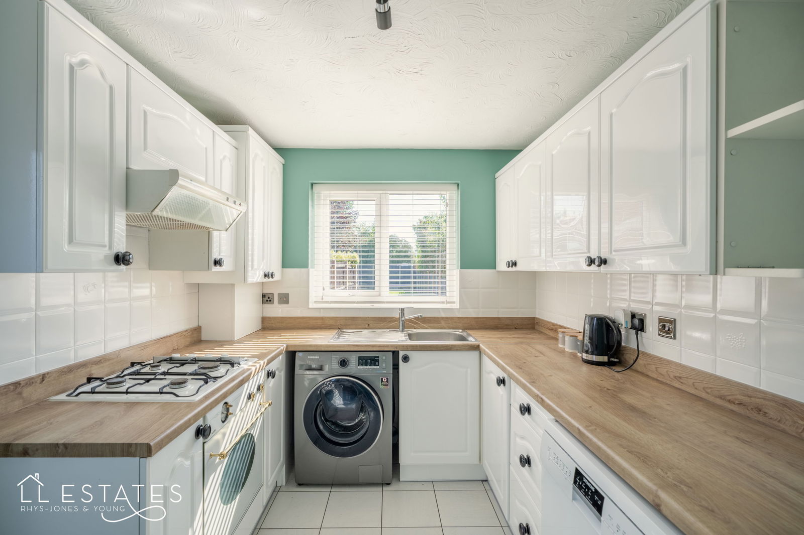 3 bed detached house for sale in Hyde Park, Rhyl  - Property Image 9