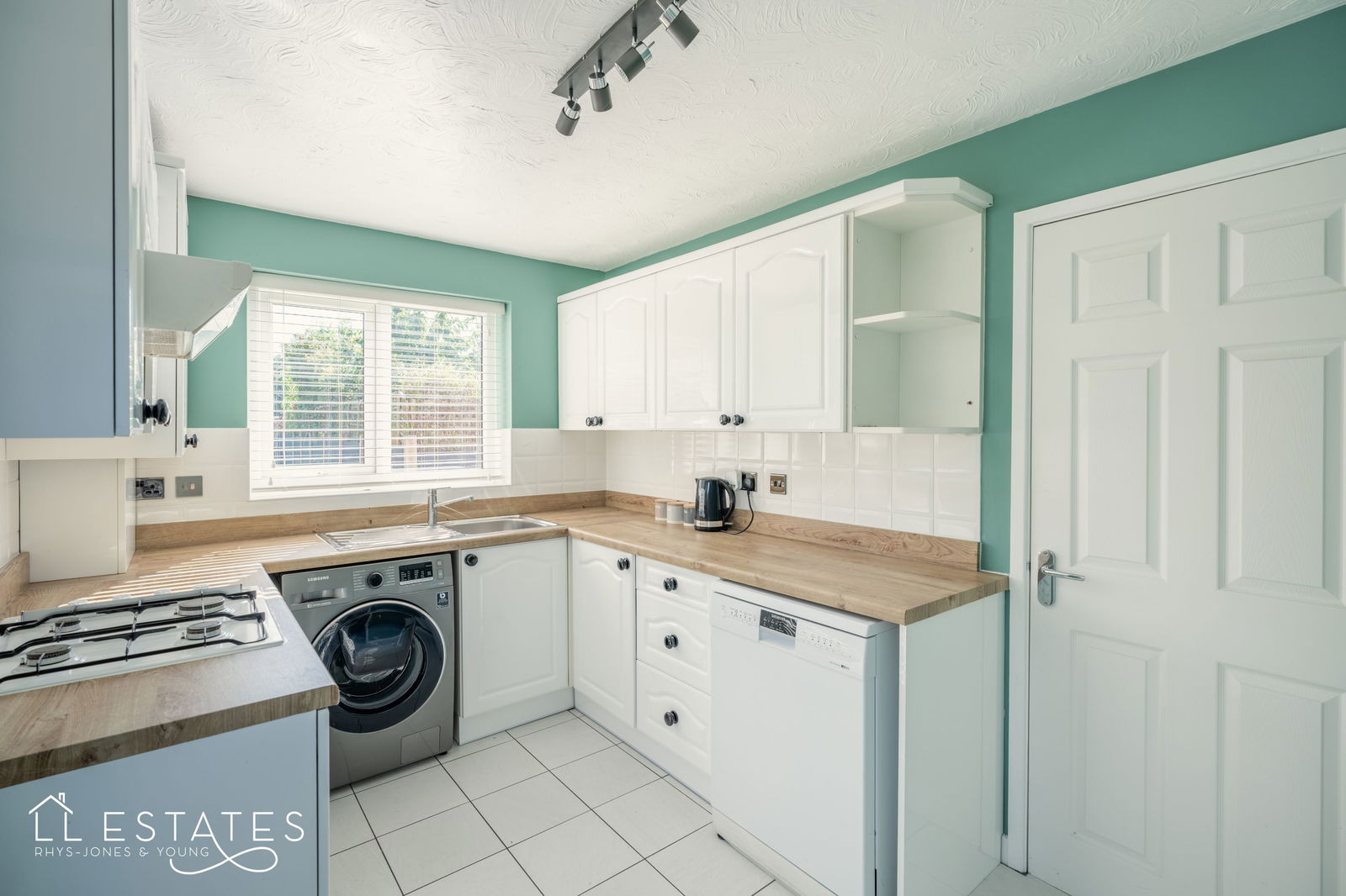 3 bed detached house for sale in Hyde Park, Rhyl  - Property Image 8