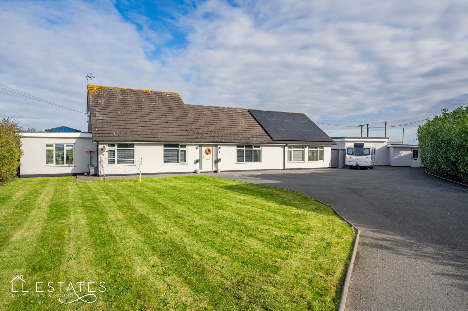 5 bed detached house for sale in Tyn Y Morfa, Holywell  - Property Image 1