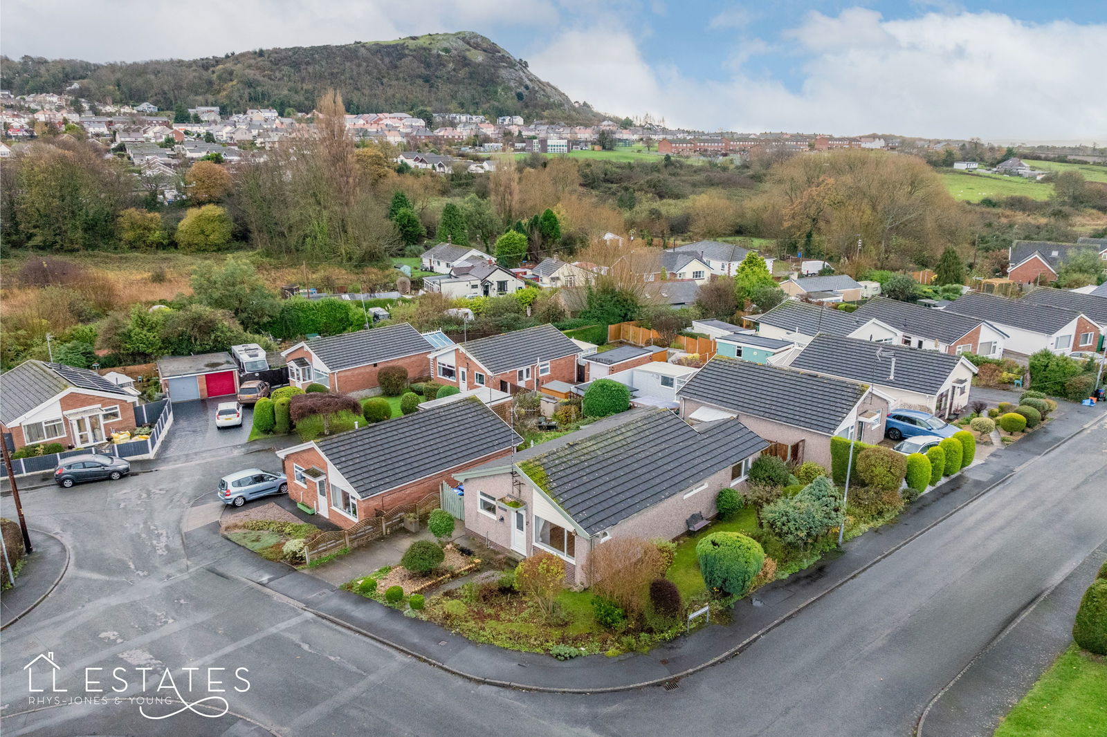 2 bed bungalow for sale in Graham Avenue, Prestatyn  - Property Image 2