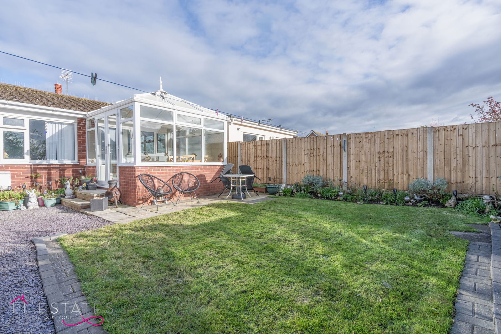 2 bed semi-detached bungalow for sale in Llandaff Drive, Prestatyn  - Property Image 9