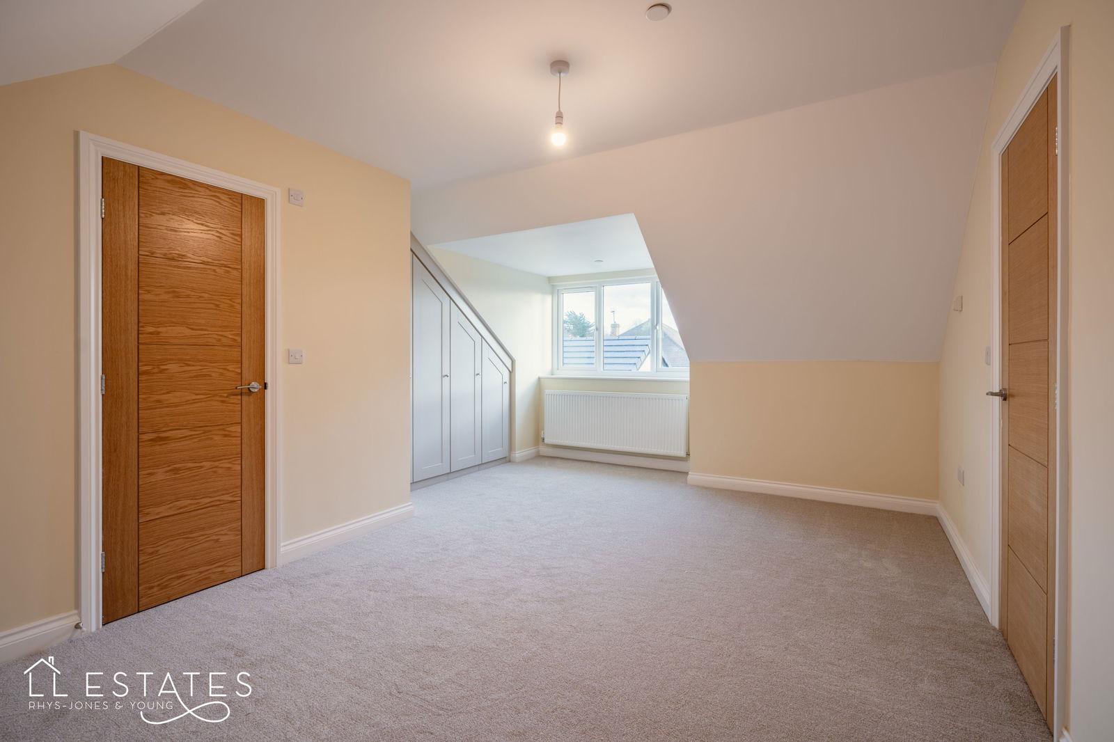 4 bed bungalow for sale in Highlands Close, Rhuddlan  - Property Image 6