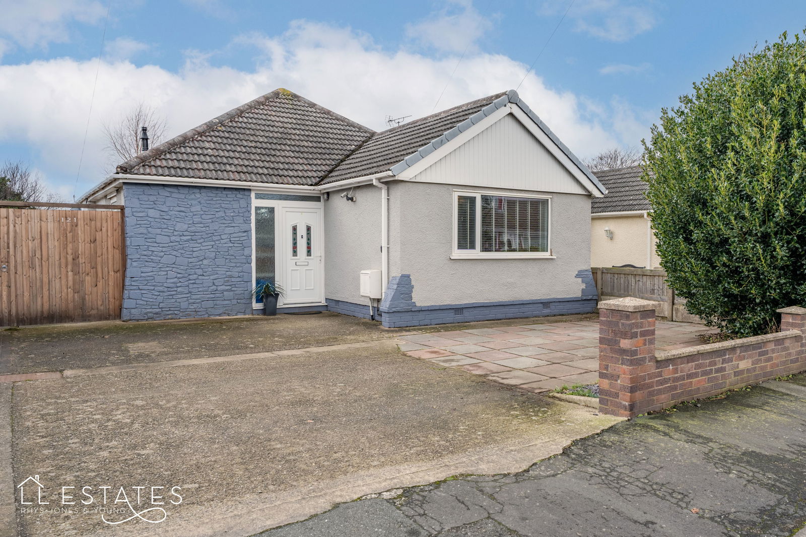 3 bed bungalow for sale in Beverley Drive, Prestatyn  - Property Image 1