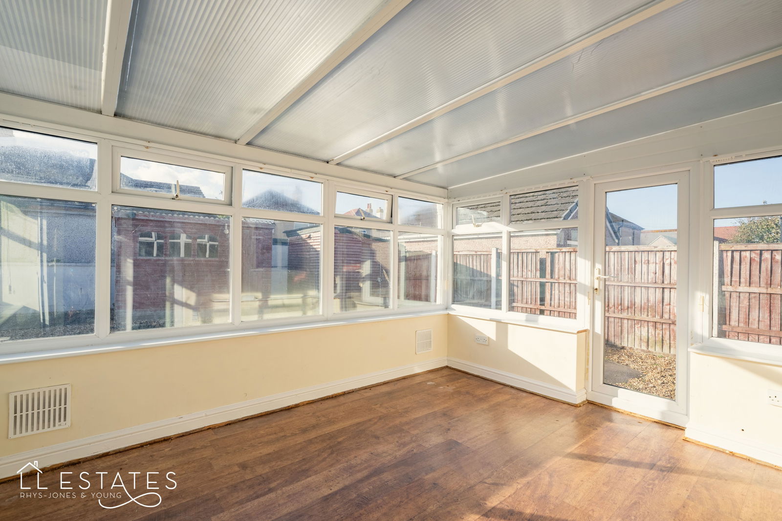 2 bed bungalow for sale in Michaels Road, Rhyl  - Property Image 5