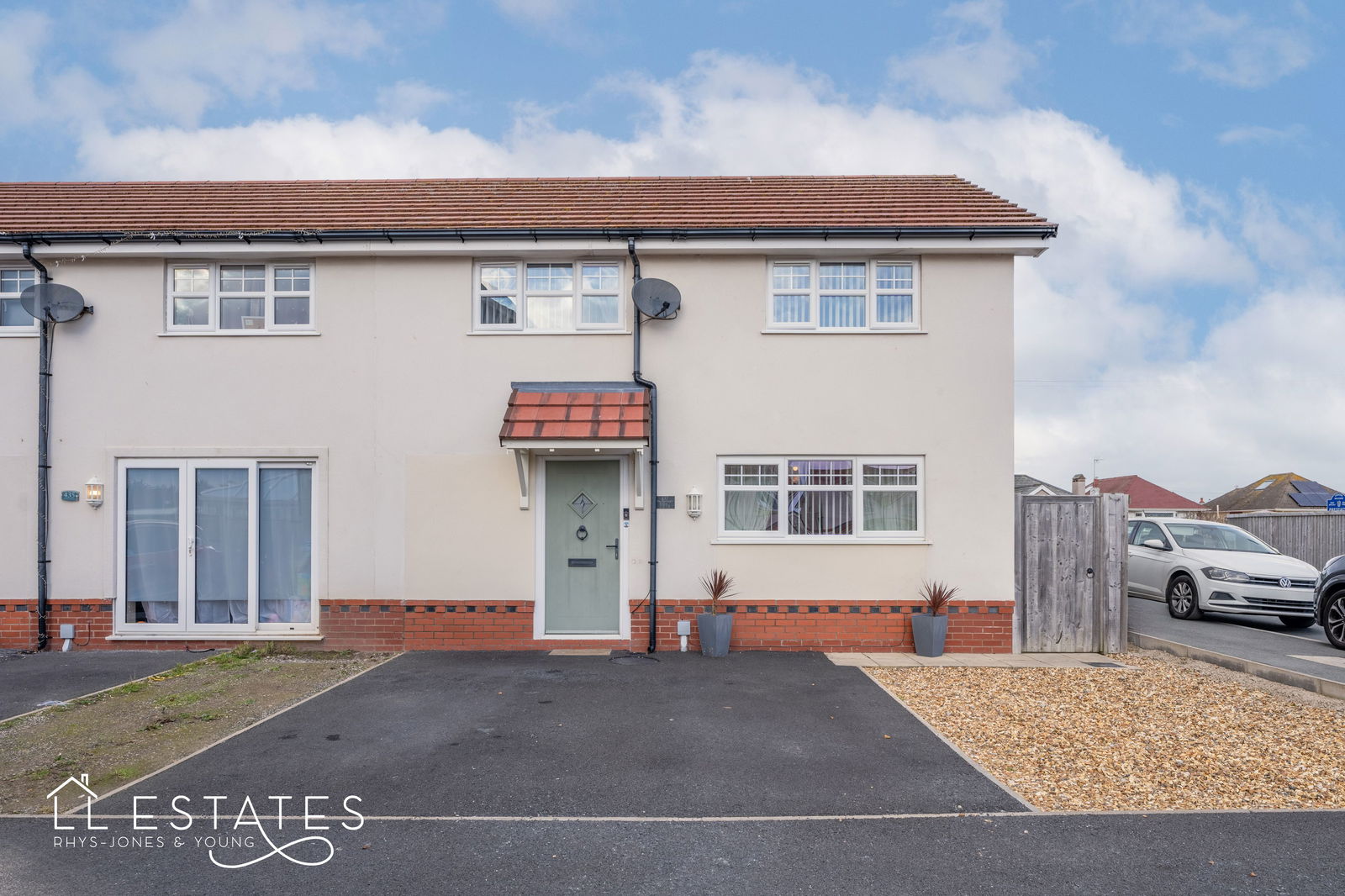 3 bed end of terrace house for sale in Rhyl Coast Road, Rhyl  - Property Image 1