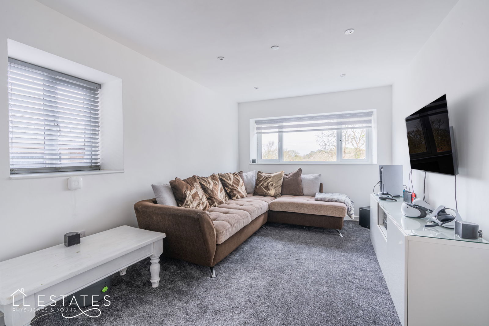 5 bed detached house for sale in Foel Road, Dyserth 4